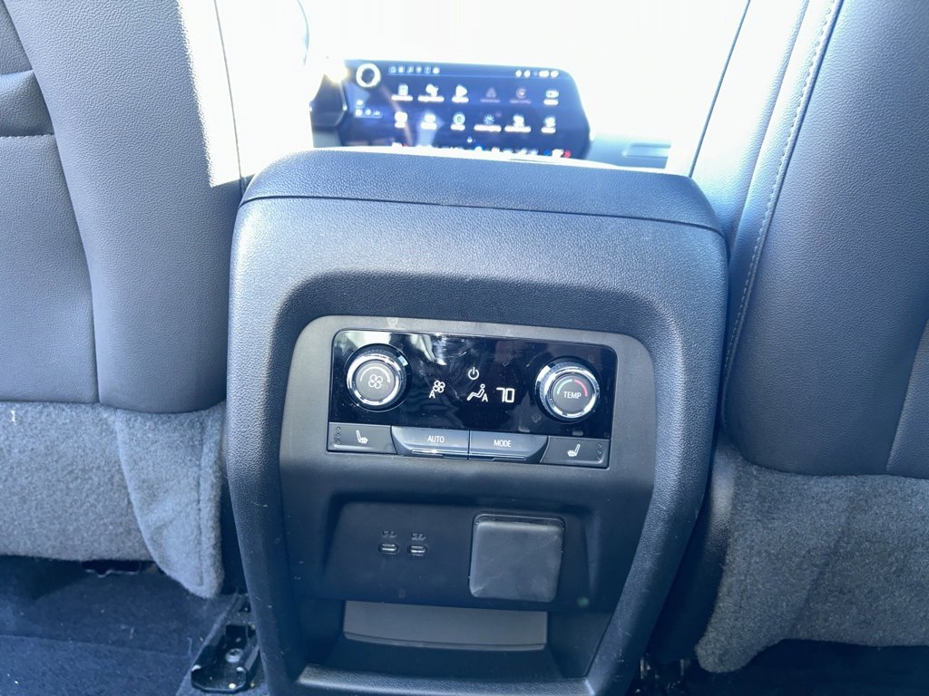 Used 2024 Chevrolet Traverse RS image 20