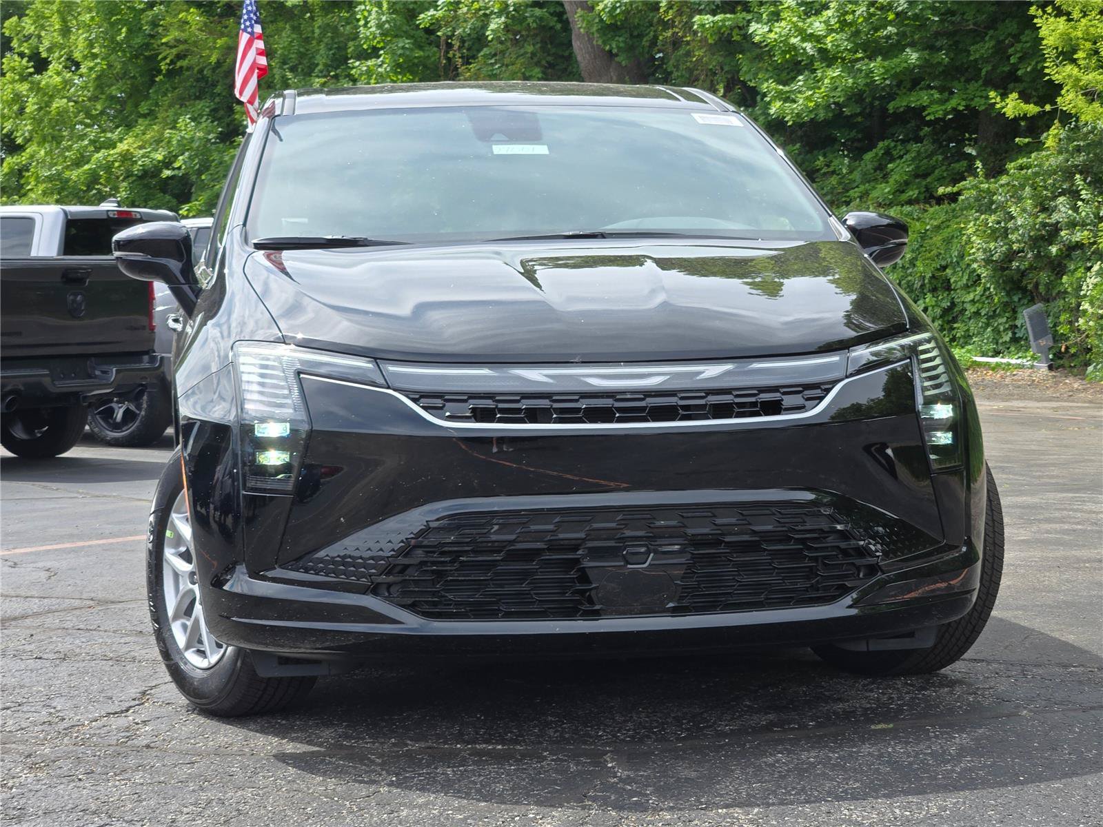 New 2027 Chrysler Pacifica Select FWD image 3