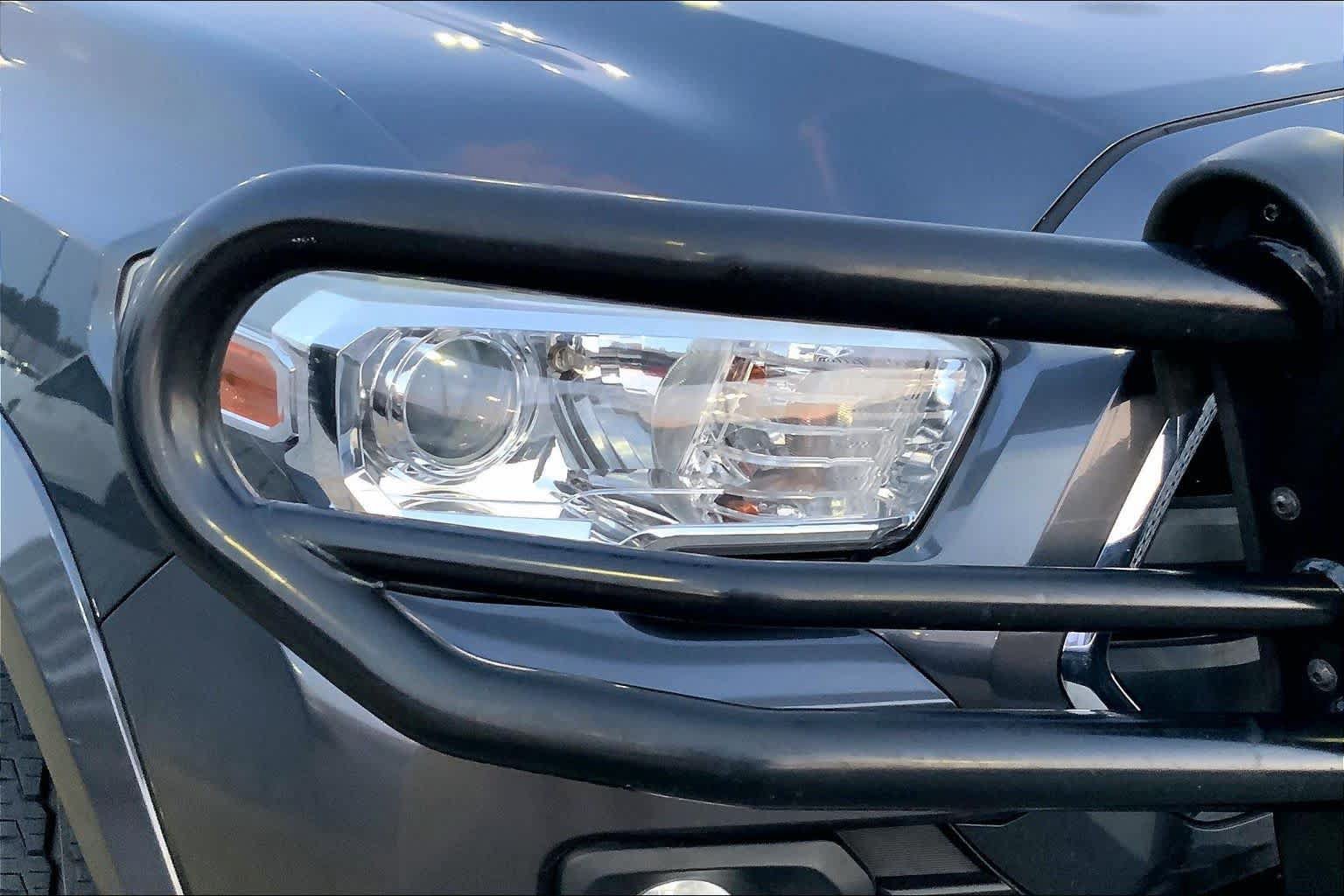Used 2019 Toyota Tacoma SR5 RWD image 26