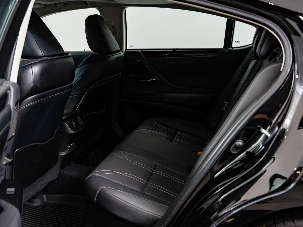 Certified 2020 Lexus ES 300h Ultra Luxury w/ Accessory Package FWD image 43
