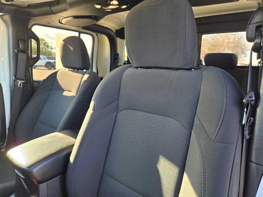 Used 2023 Jeep Gladiator Sport image 15