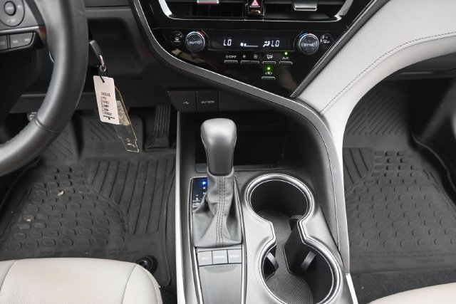 Used 2024 Toyota Camry SE FWD image 7