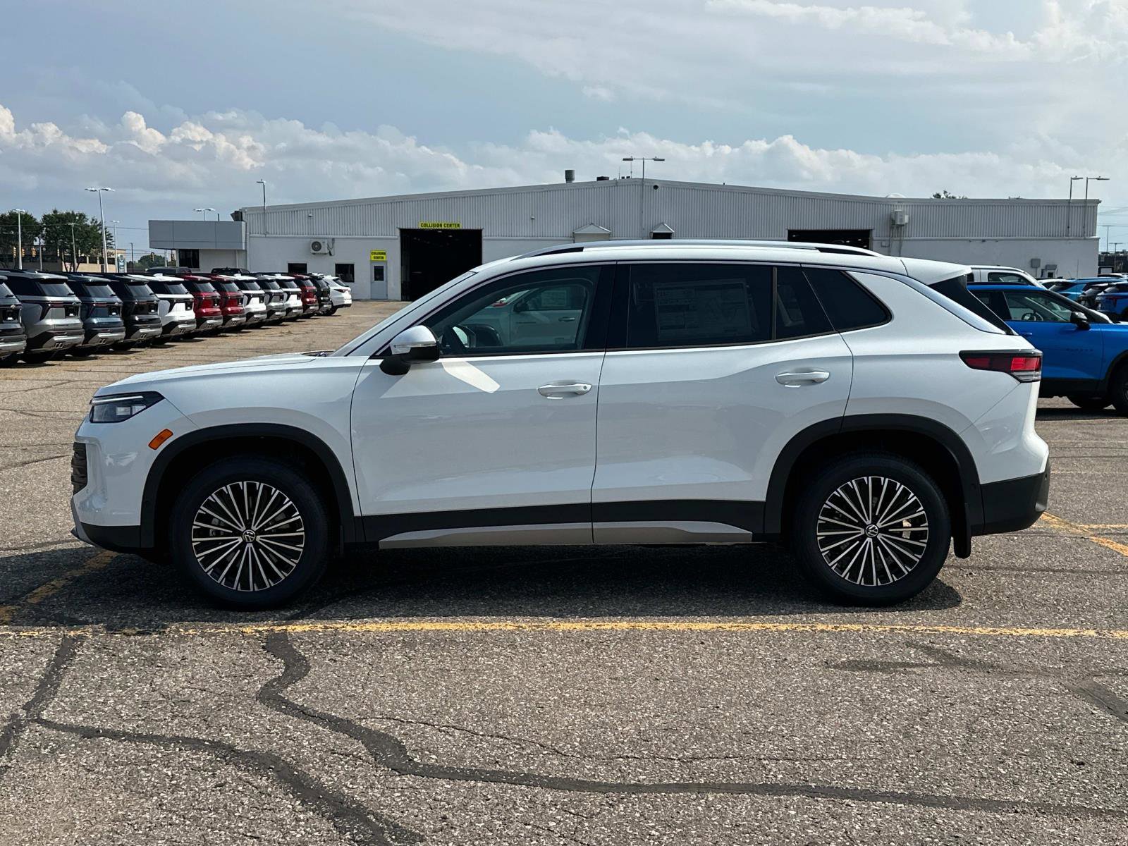 New 2025 Volkswagen Tiguan S image 2