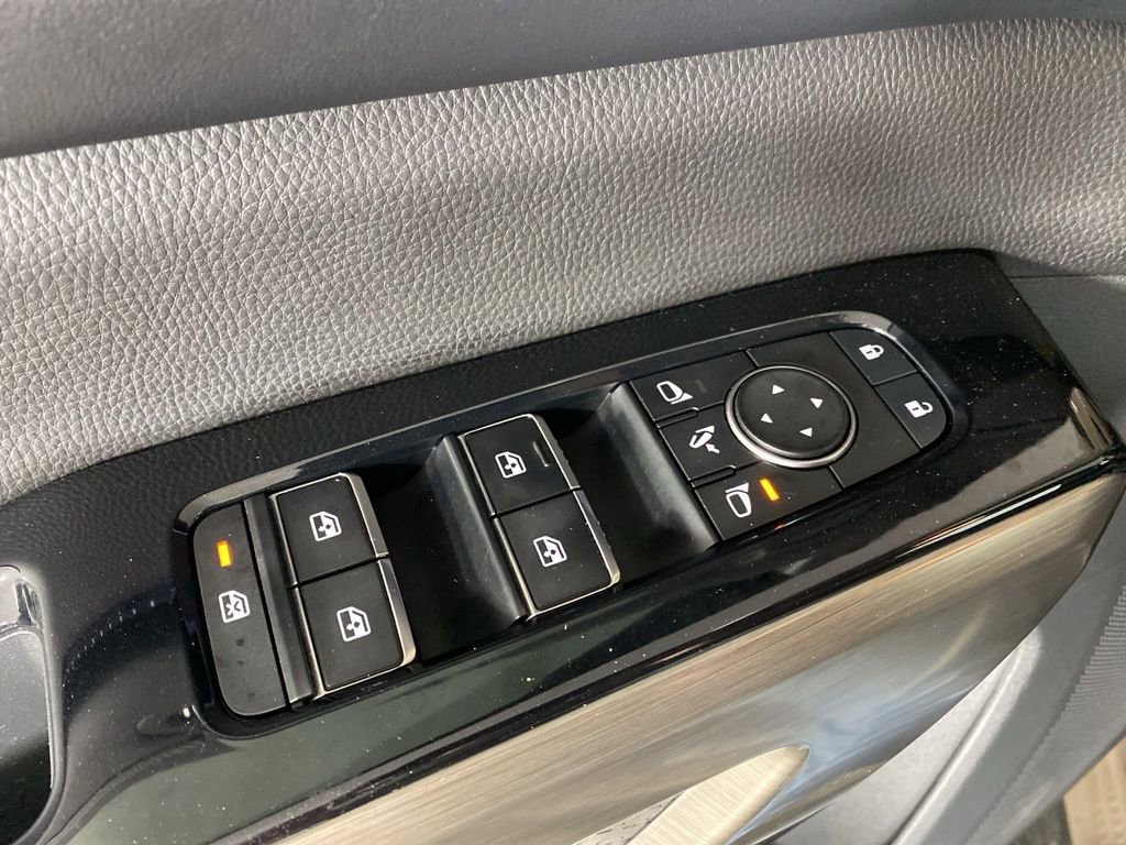 Used 2023 Nissan Pathfinder Platinum image 17