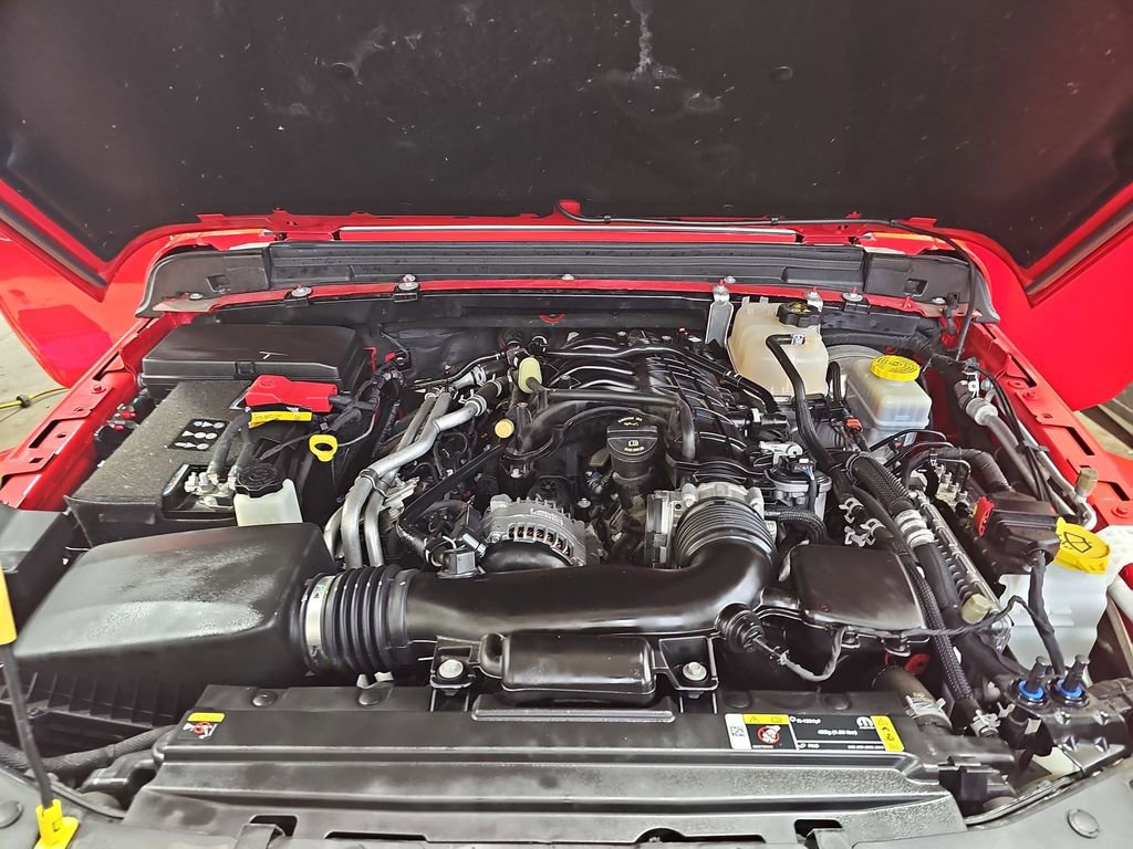 Used 2022 Jeep Wrangler Unlimited Sahara w/ Cold Weather Group image 30