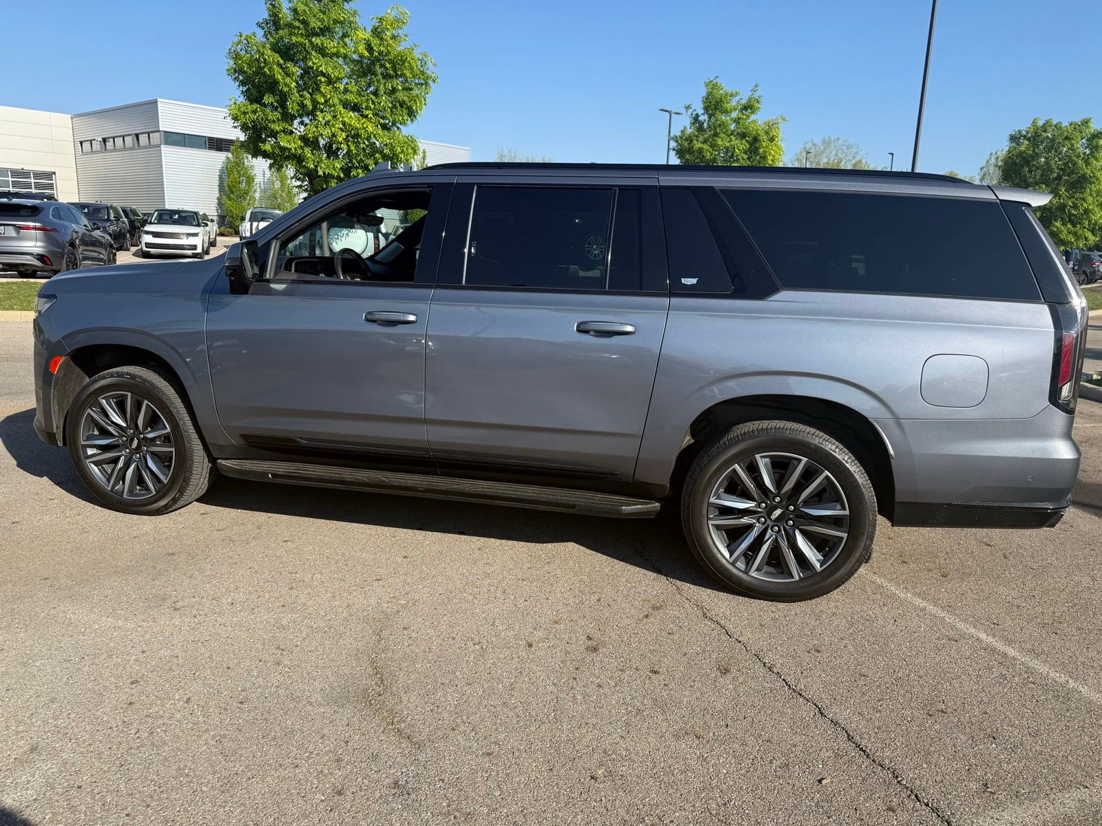 Used 2021 Cadillac Escalade ESV Sport w/ Driver Assist Tech Package AWD/4WD image 8