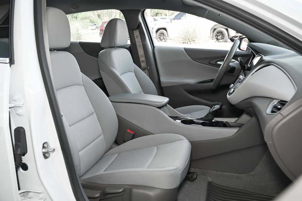 Used 2023 Chevrolet Malibu LS FWD image 38