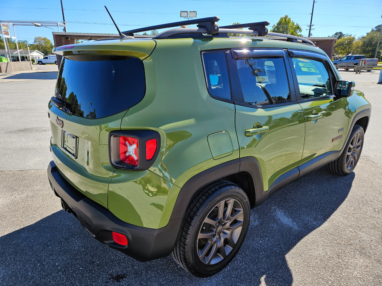 Used 2016 Jeep Renegade 75th Anniversary image 6