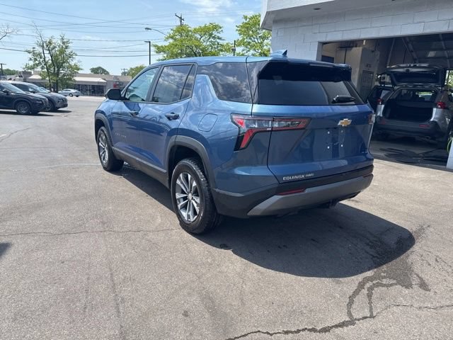 Used 2026 Chevrolet Equinox LT AWD/4WD image 4