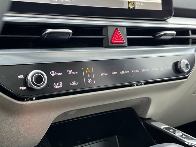 Certified 2025 Kia Sorento SX image 27