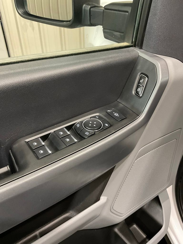 Used 2023 Ford F350 XLT image 7