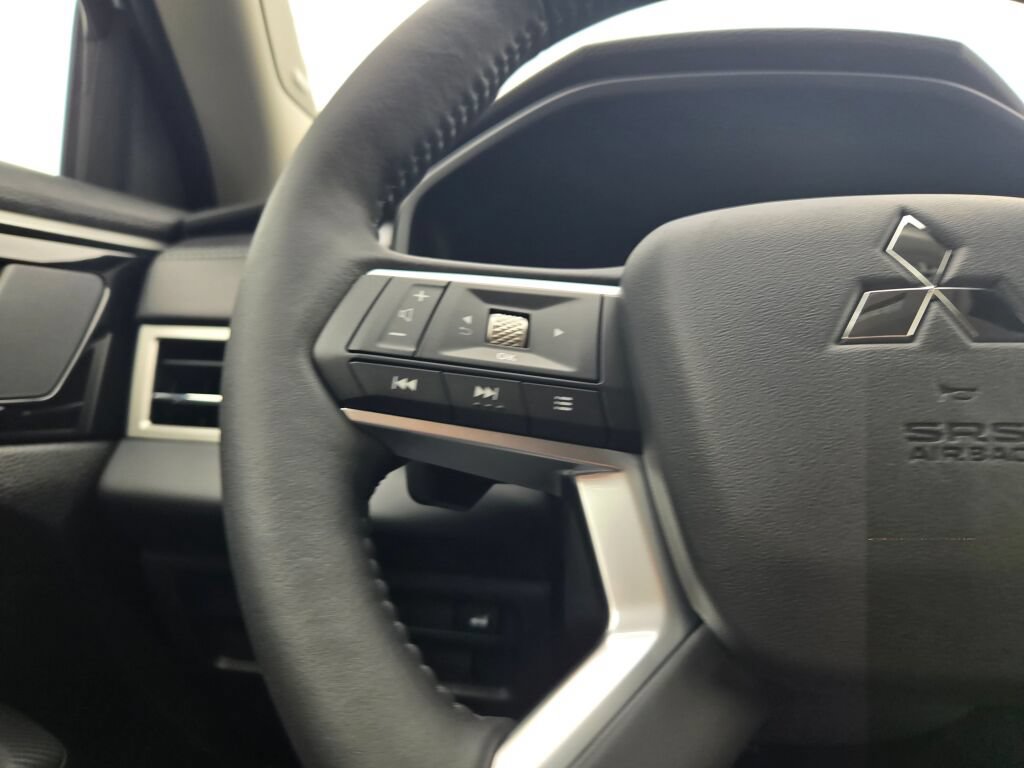 New 2027 Mitsubishi Outlander SE AWD/4WD image 25