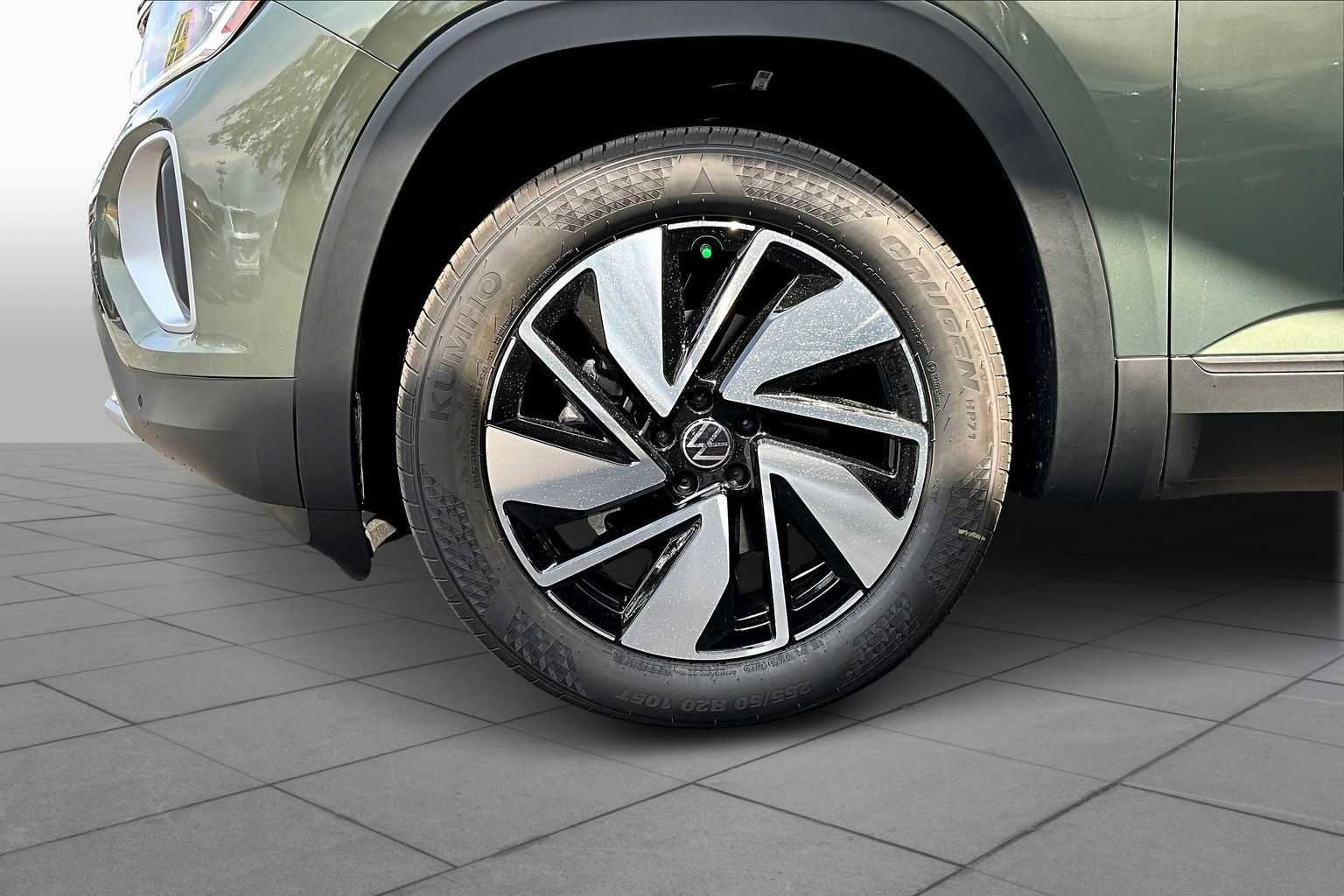 New 2026 Volkswagen Atlas SE image 11