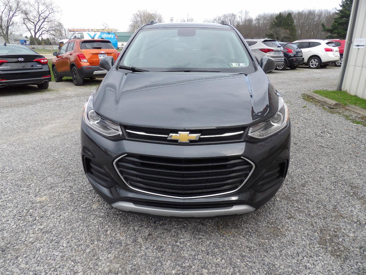 Used 2018 Chevrolet Trax LT w/ LT Convenience Package FWD image 2