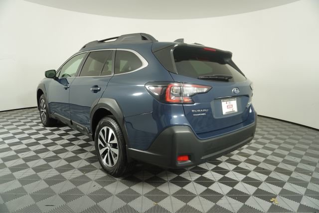 Used 2025 Subaru Outback Premium image 5