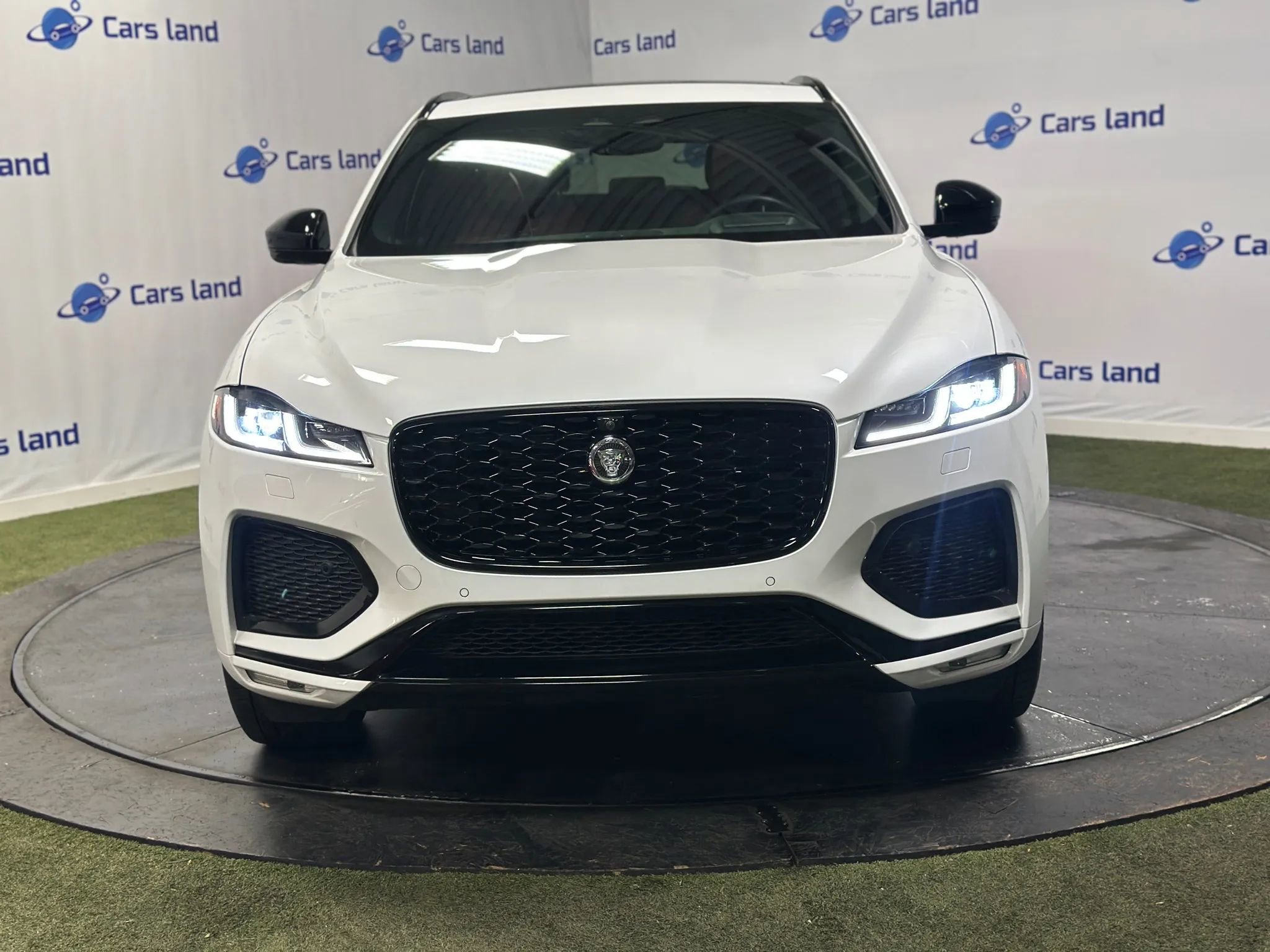 Used 2026 Jaguar F-PACE R-Dynamic S image 7