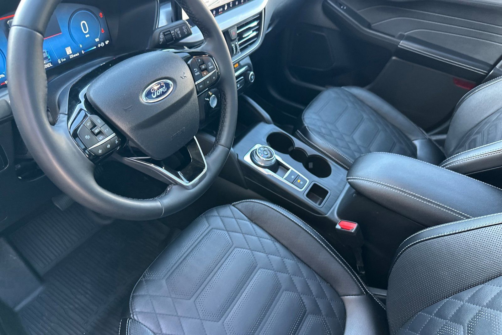 Used 2024 Ford Escape SE w/ PHEV Premium Package image 10