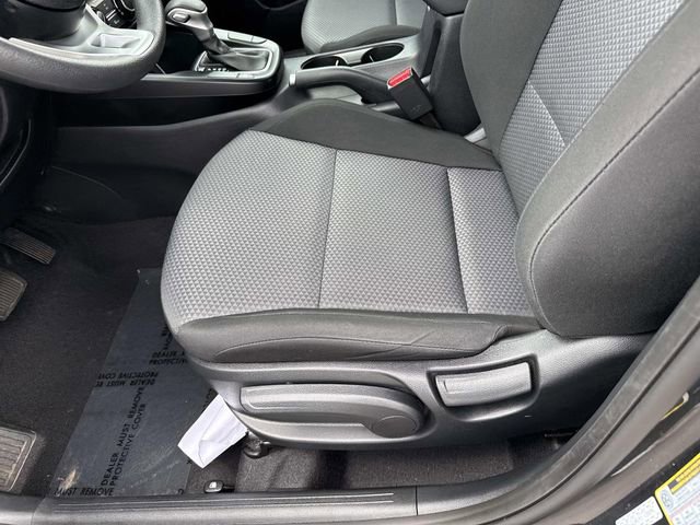 Used 2025 Kia Soul LX w/ LX Technology Package FWD image 15