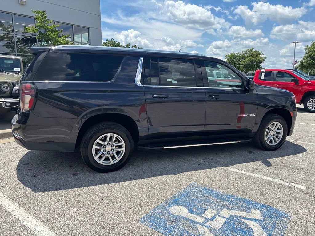 Used 2024 Chevrolet Suburban LT AWD/4WD image 29