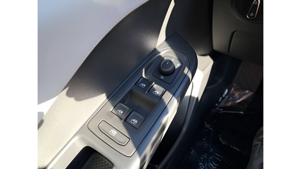 New 2025 Volkswagen Taos S AWD/4WD image 33