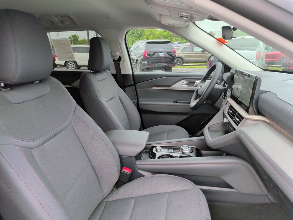 New 2026 Ford Explorer Active AWD/4WD image 9