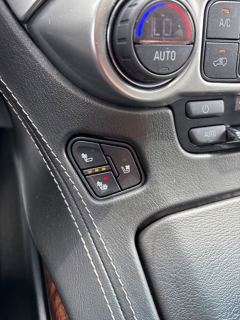 Used 2018 Chevrolet Suburban Premier AWD/4WD image 42
