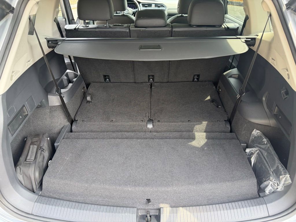 Used 2019 Volkswagen Tiguan SEL w/ 3rd Row Seat Package image 11