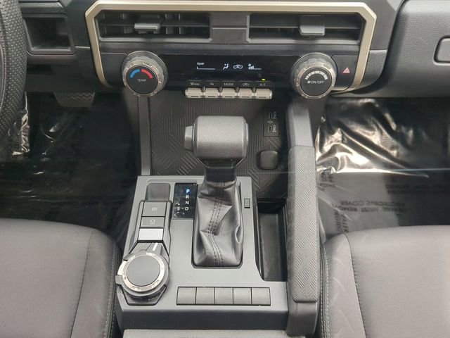 Used 2025 Toyota Tacoma SR AWD/4WD image 19