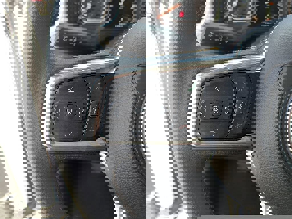 Used 2025 Jeep Wrangler Sahara image 25