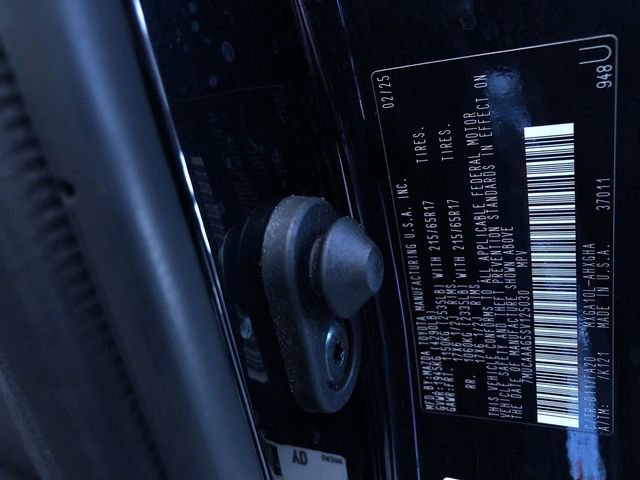 Used 2025 Toyota Corolla Cross LE image 25