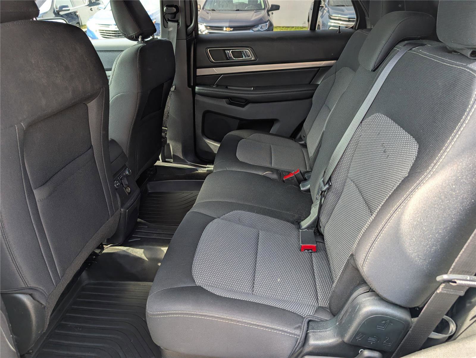 Used 2019 Ford Explorer XLT w/ Equipment Group 201A image 17