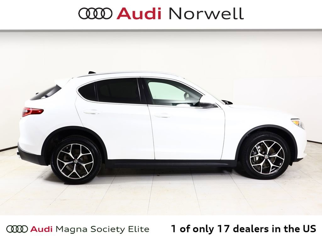 Used 2018 Alfa Romeo Stelvio Ti image 17