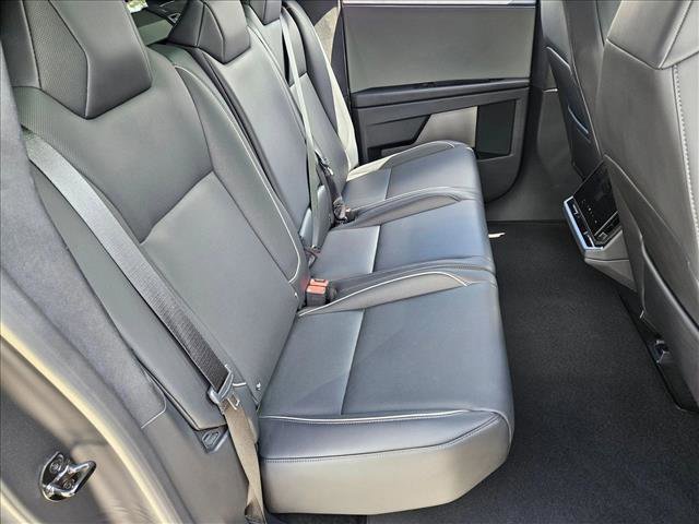 Used 2024 Tesla Cybertruck AWD Crew Cab image 18