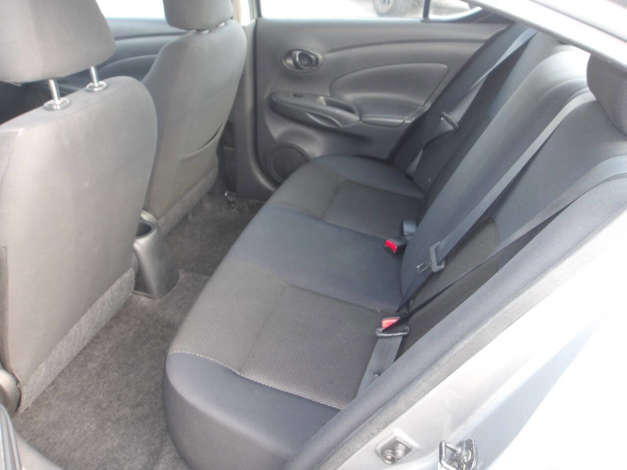 Used 2012 Nissan Versa SV image 8