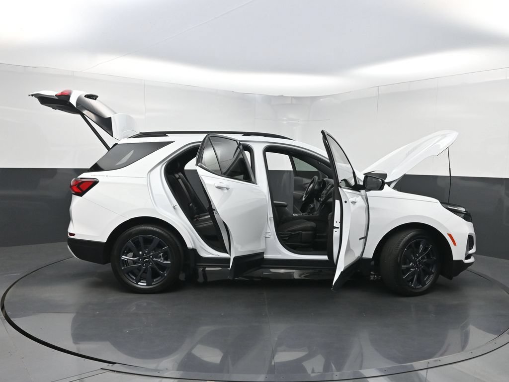Used 2024 Chevrolet Equinox RS FWD image 33