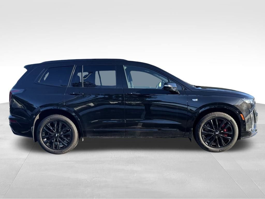 Used 2024 Cadillac XT6 Sport w/ LPO, ONYX Package image 7