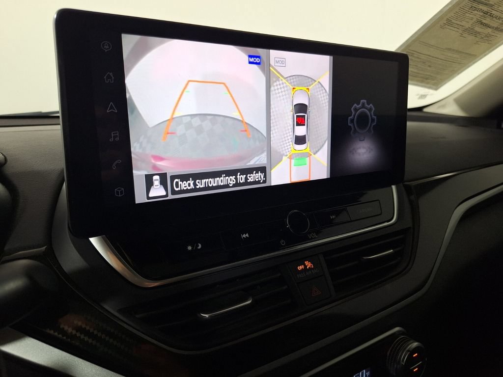 Used 2024 Nissan Altima 2.0 SR FWD image 16