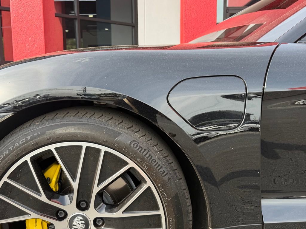 Used 2022 Porsche Taycan image 4