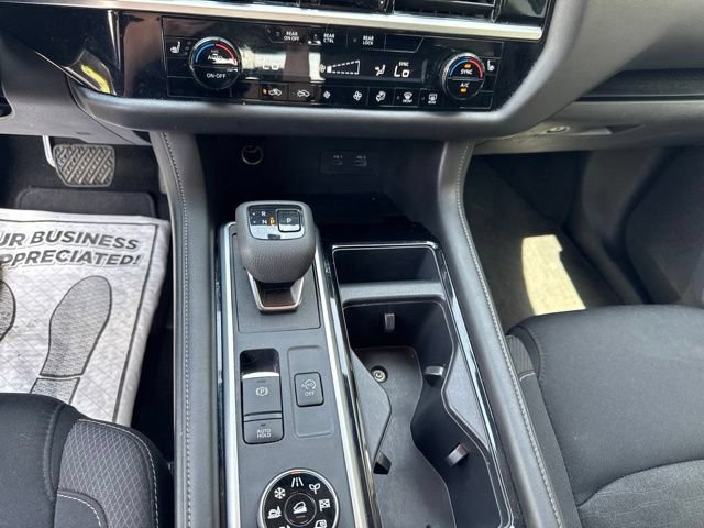 Used 2025 Nissan Pathfinder SV AWD/4WD image 18