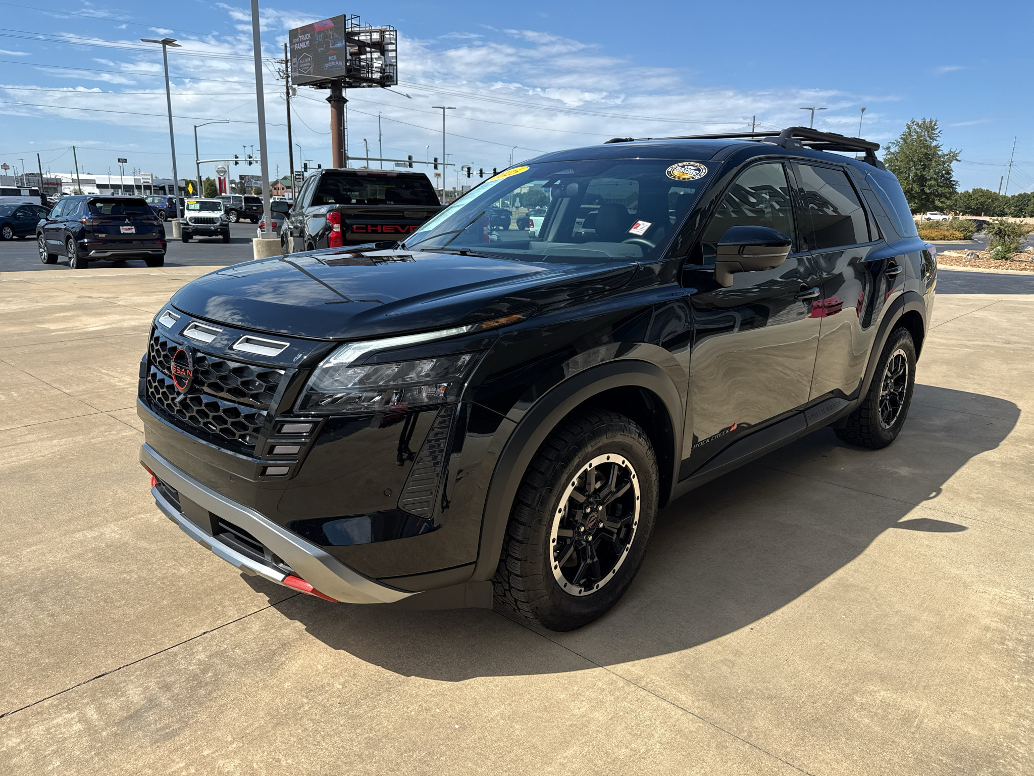 Used 2026 Nissan Pathfinder Rock Creek AWD/4WD image 3