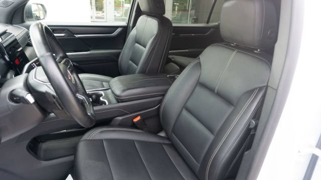 Used 2024 GMC Acadia Elevation FWD image 16