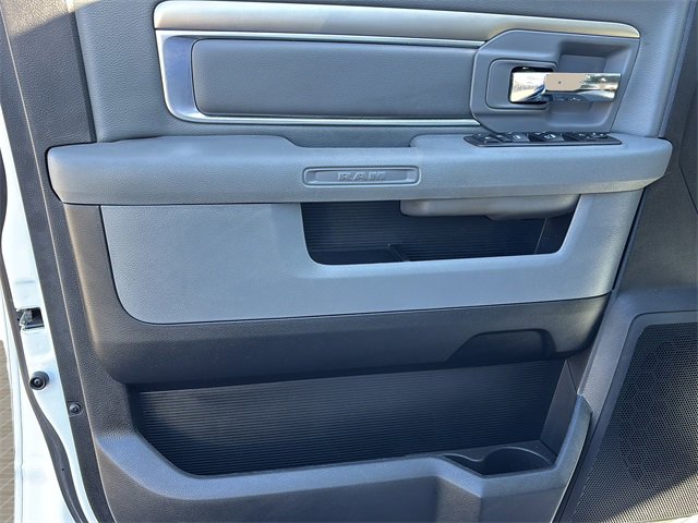 Used 2018 RAM 3500 SLT w/ Luxury Group image 15