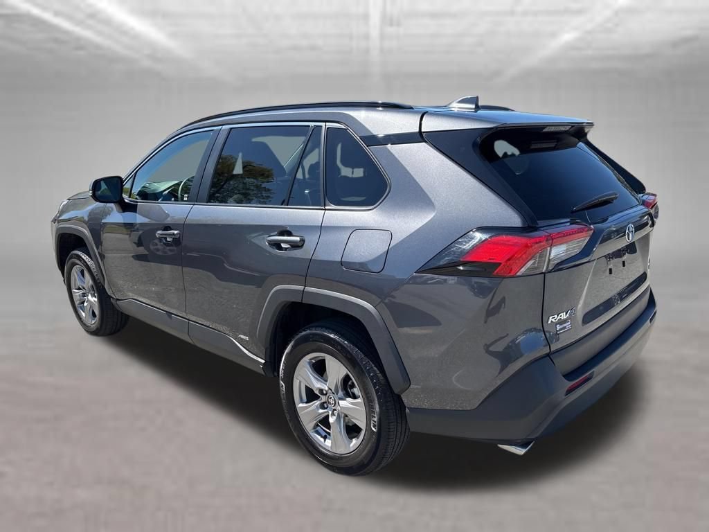 Used 2025 Toyota RAV4 XLE AWD/4WD image 6