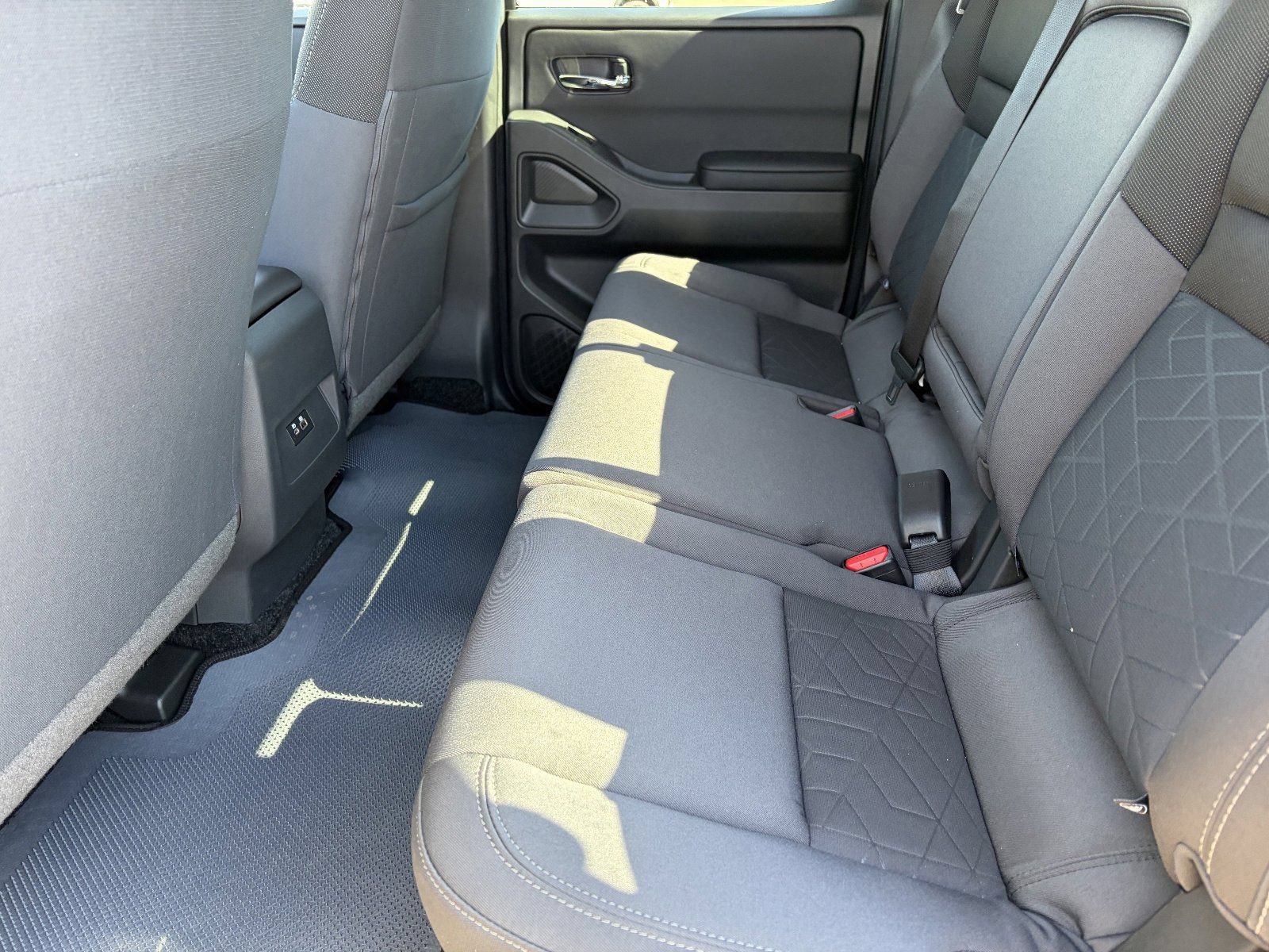 New 2026 Nissan Frontier SV w/ Tow Package AWD/4WD image 18