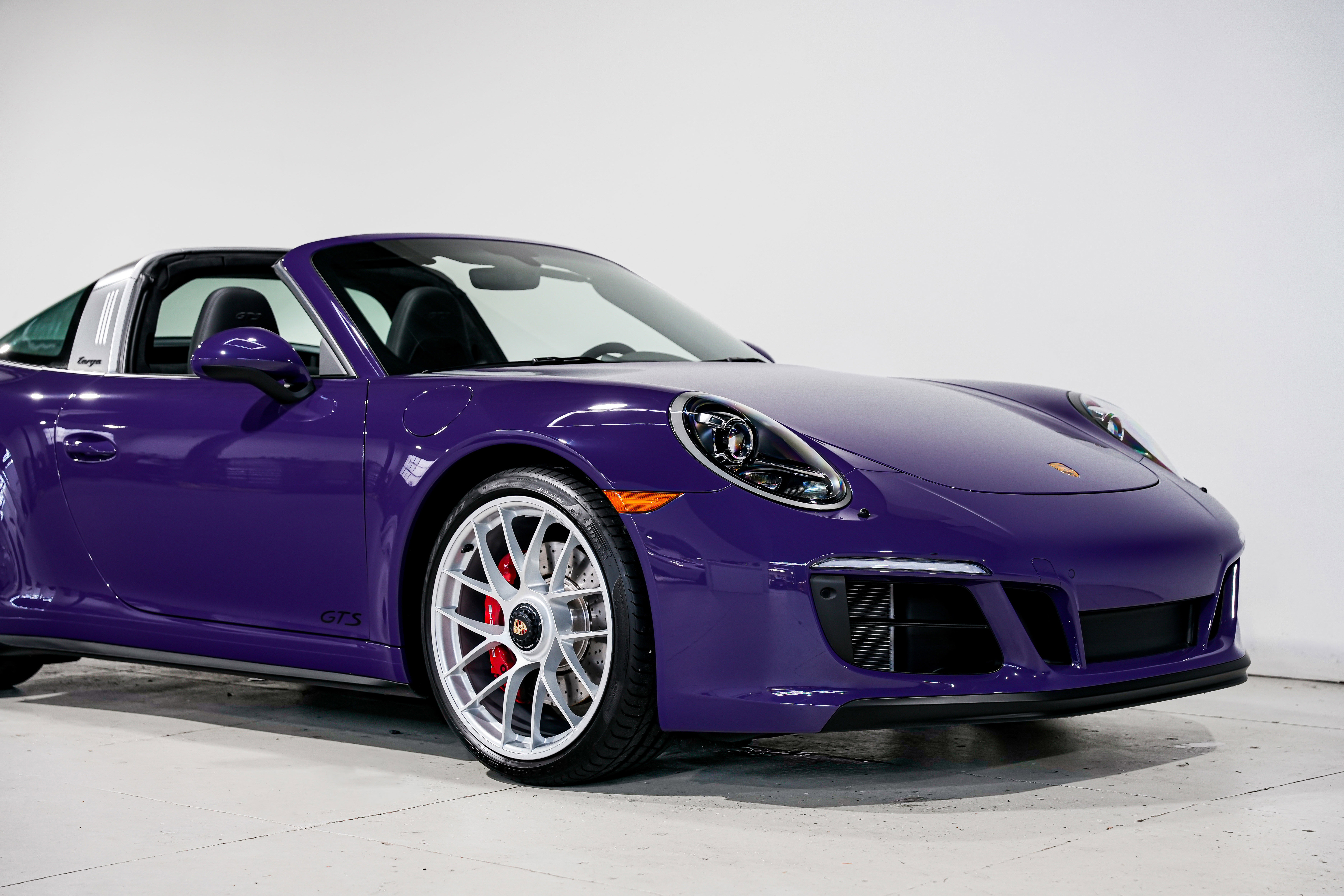 Used 2018 Porsche 911 Targa 4 GTS image 40