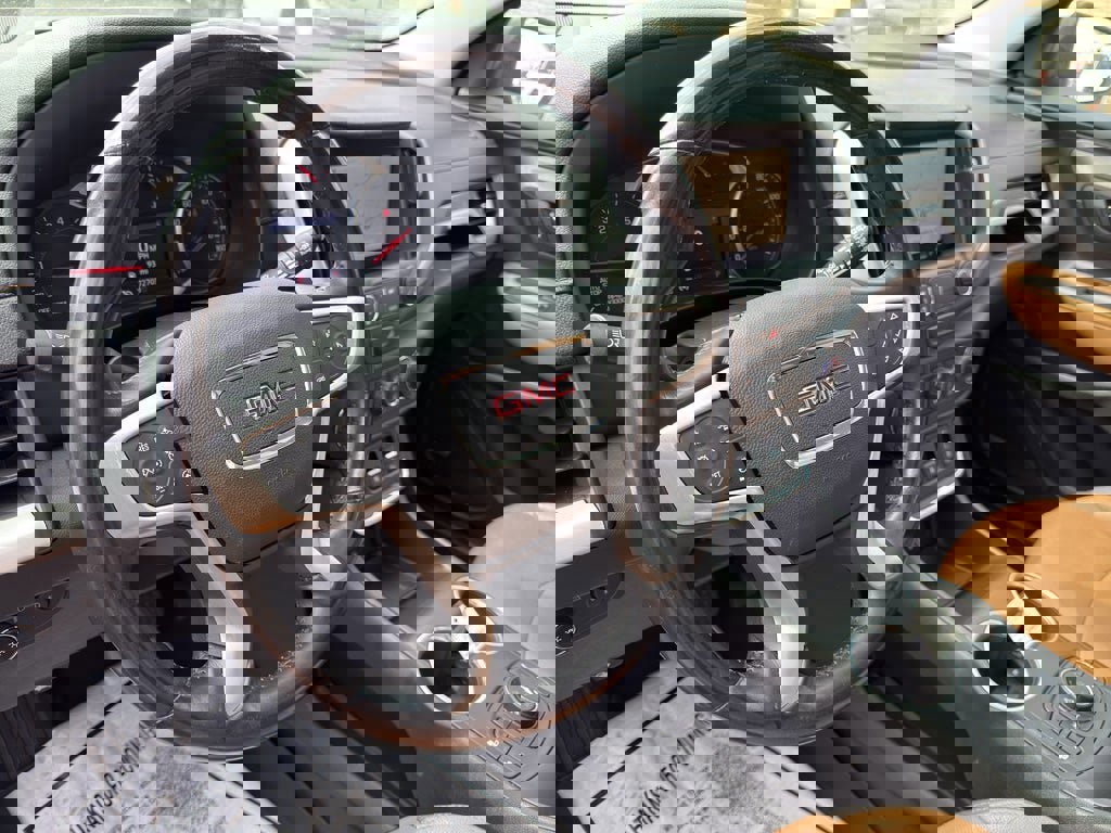 Used 2020 GMC Terrain SLT w/ Preferred Package image 34