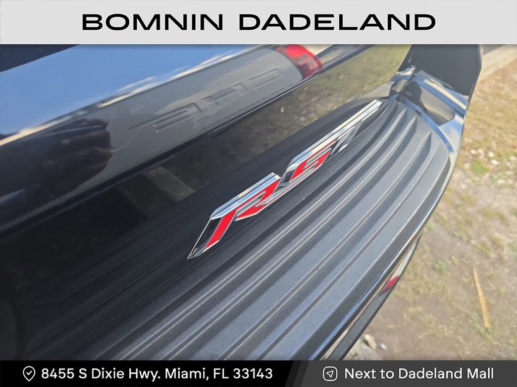 Used 2023 Chevrolet Suburban RST image 11