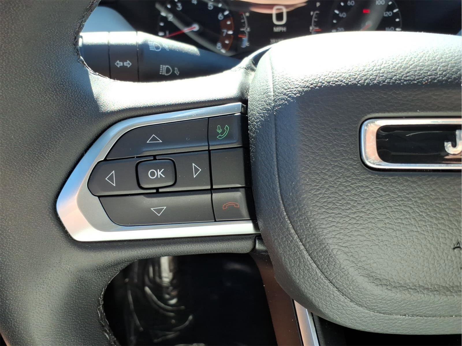 Used 2025 Jeep Compass Limited AWD/4WD image 19