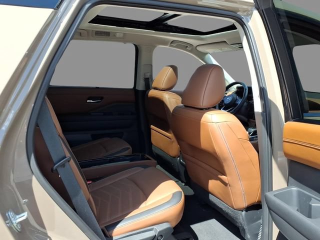 Certified 2023 Nissan Pathfinder Platinum AWD/4WD image 12
