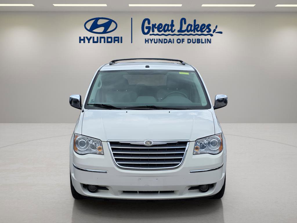 Used 2009 Chrysler Town & Country Limited w/ Entertainment Group #3 FWD image 8